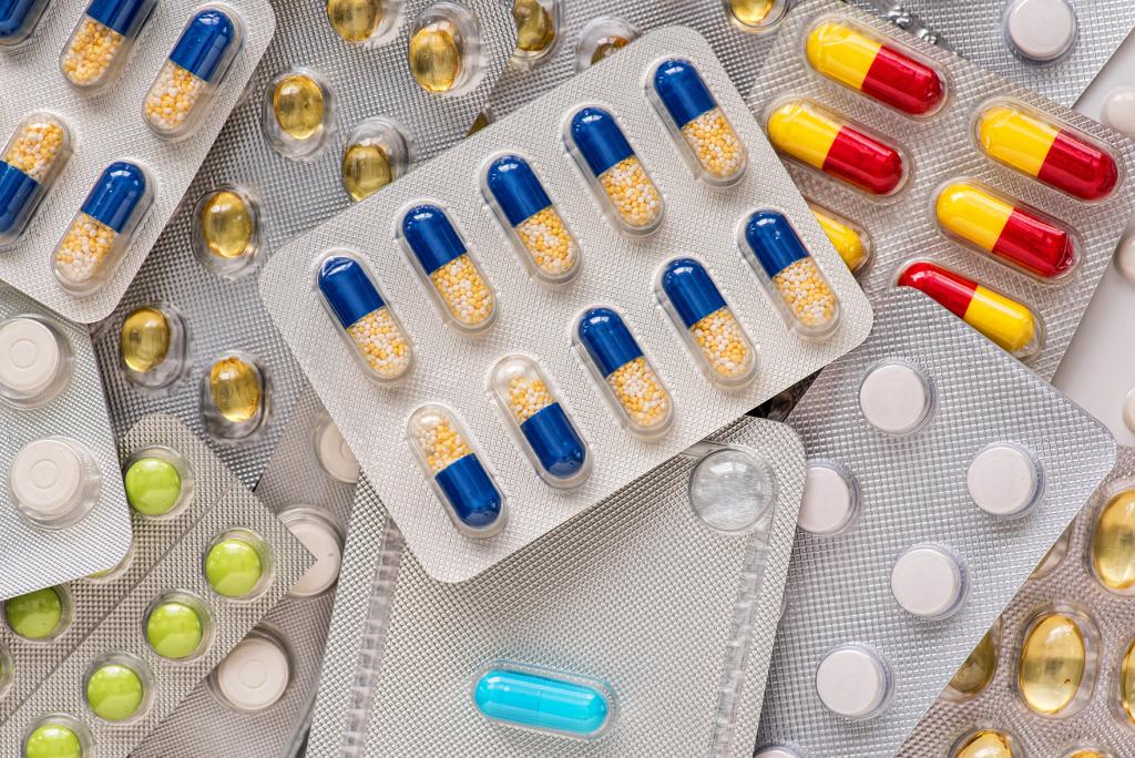 Various pills in unmarked blister packs